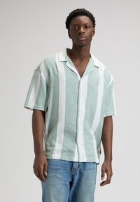 Рубашка с коротким рукавом Рубашка с коротким рукавом