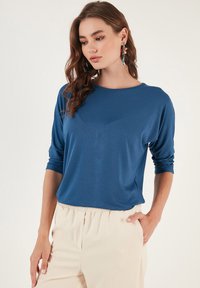 Майка с рукавом три четверти Майка с рукавом три четверти