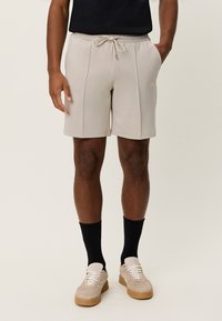 Шорты Шорты