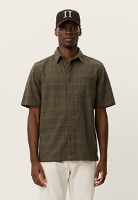 Рубашка с коротким рукавом