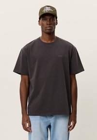 Футболка Футболка