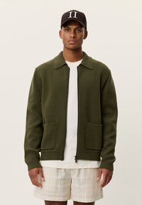 Вязаная кофта Вязаная кофта