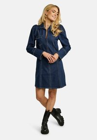 Джинсовое платье