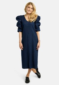 Джинсовое платье