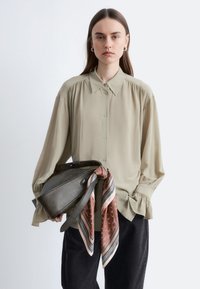 Блузка-рубашка