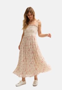 Пляжное платье