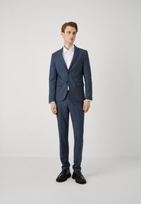 Костюм Костюм