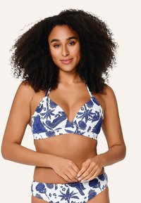 Треугольное бикини