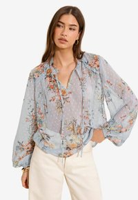 Блузка Блузка