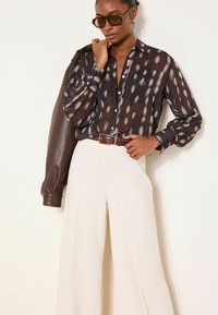 Атласная блузка Атласная блузка