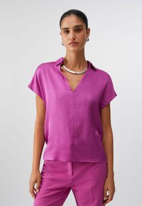 Атласная блузка