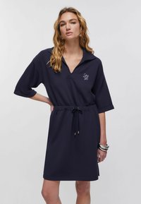 Короткое платье