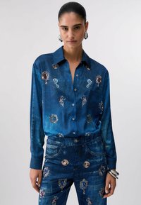 Джинсовая блузка