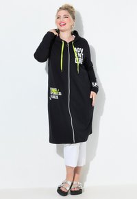 Шерстяное пальто