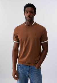 Футболка Футболка