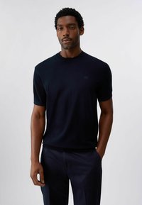 Футболка Футболка