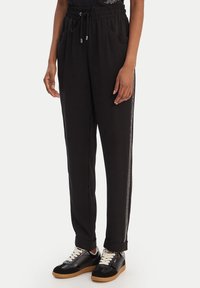 Спортивные штаны