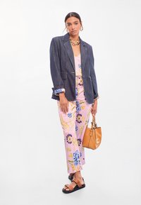 Джинсовая куртка Джинсовая куртка