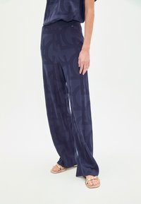 Широкие брюки Широкие брюки