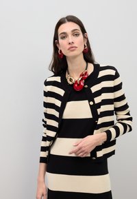 Кардиган Кардиган