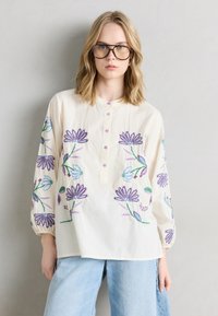 Блузка Блузка