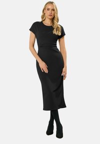 Платье футляр