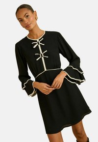 Короткое платье