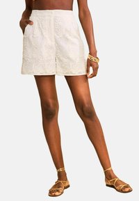 Шорты Шорты