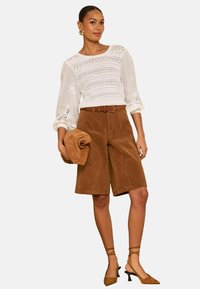 Пуловер с рукавом три четверти