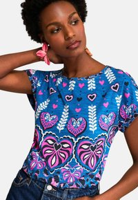 Футболка Футболка