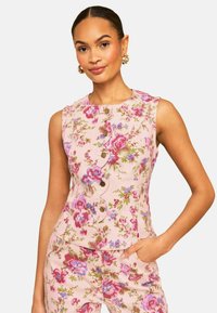 Жилет Жилет