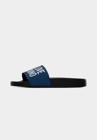 Шлепанцы Шлепанцы