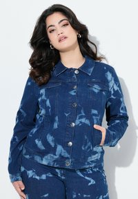 Джинсовая жилетка