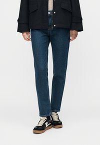 Джинсы Джинсы