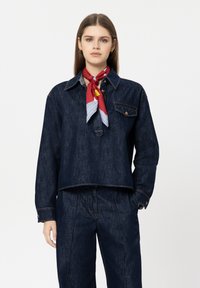 Джинсовая блузка