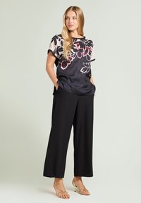 Атласная блузка Атласная блузка