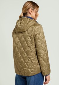 Зимняя куртка