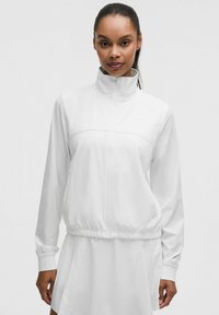 Спортивная куртка