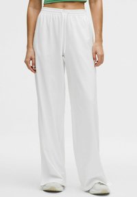 Спортивный костюм Спортивный костюм