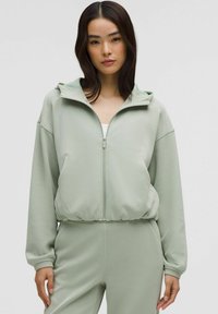 Спортивная толстовка Спортивная толстовка