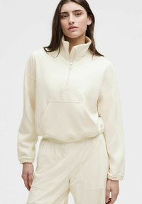 Спортивная толстовка Спортивная толстовка