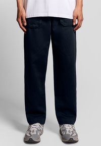 Льняные брюки