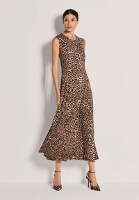 Платье макси