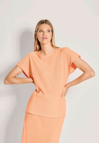 Футболка Футболка