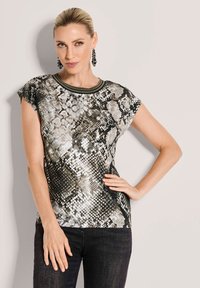 Футболка Футболка