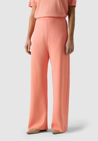 Широкие брюки Широкие брюки