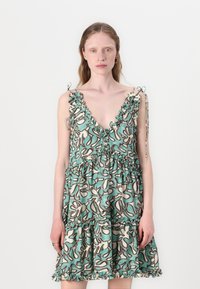 Короткое платье