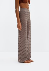 Широкие брюки