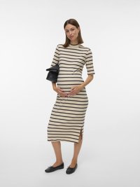 Вязаное платье Вязаное платье