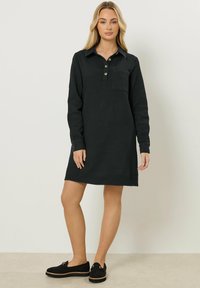 Короткое платье